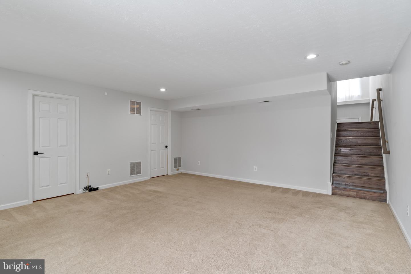 13258 MAPLE CREEK LN, CENTREVILLE, Virginia 20120, 3 Bedrooms Bedrooms, ,2 BathroomsBathrooms,Residential,For sale,13258 MAPLE CREEK LN,VAFX2290080 MLS # VAFX2290080