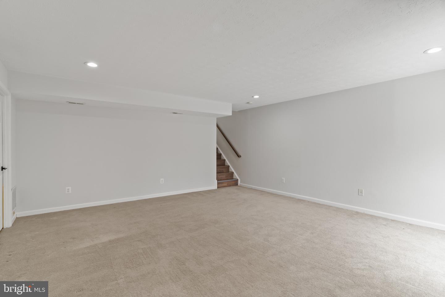 13258 MAPLE CREEK LN, CENTREVILLE, Virginia 20120, 3 Bedrooms Bedrooms, ,2 BathroomsBathrooms,Residential,For sale,13258 MAPLE CREEK LN,VAFX2290080 MLS # VAFX2290080