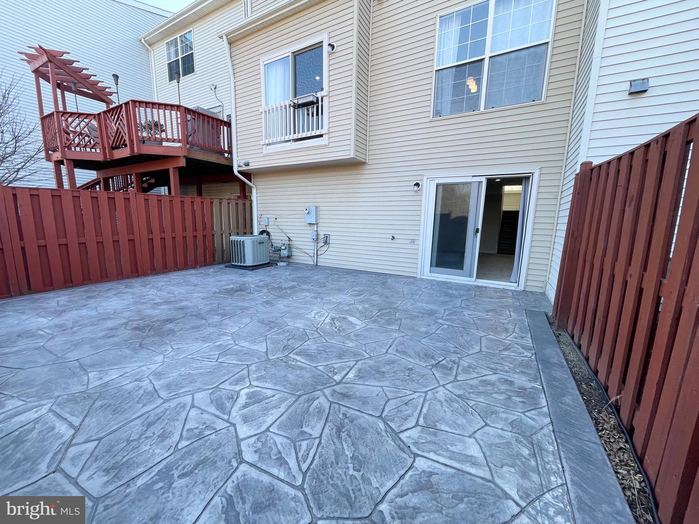 13258 MAPLE CREEK LN, CENTREVILLE, Virginia 20120, 3 Bedrooms Bedrooms, ,2 BathroomsBathrooms,Residential,For sale,13258 MAPLE CREEK LN,VAFX2290080 MLS # VAFX2290080