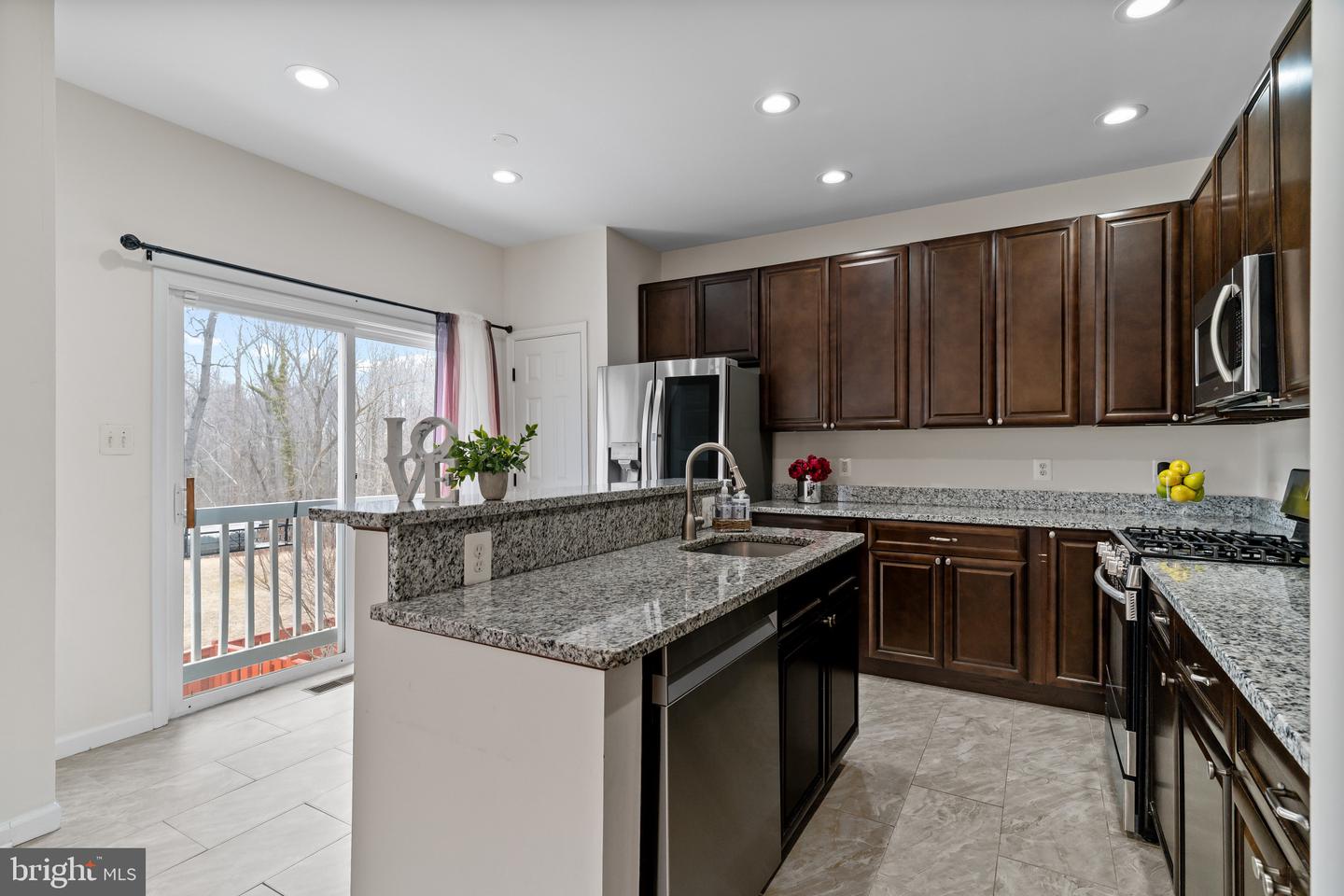 13258 MAPLE CREEK LN, CENTREVILLE, Virginia 20120, 3 Bedrooms Bedrooms, ,2 BathroomsBathrooms,Residential,For sale,13258 MAPLE CREEK LN,VAFX2290080 MLS # VAFX2290080