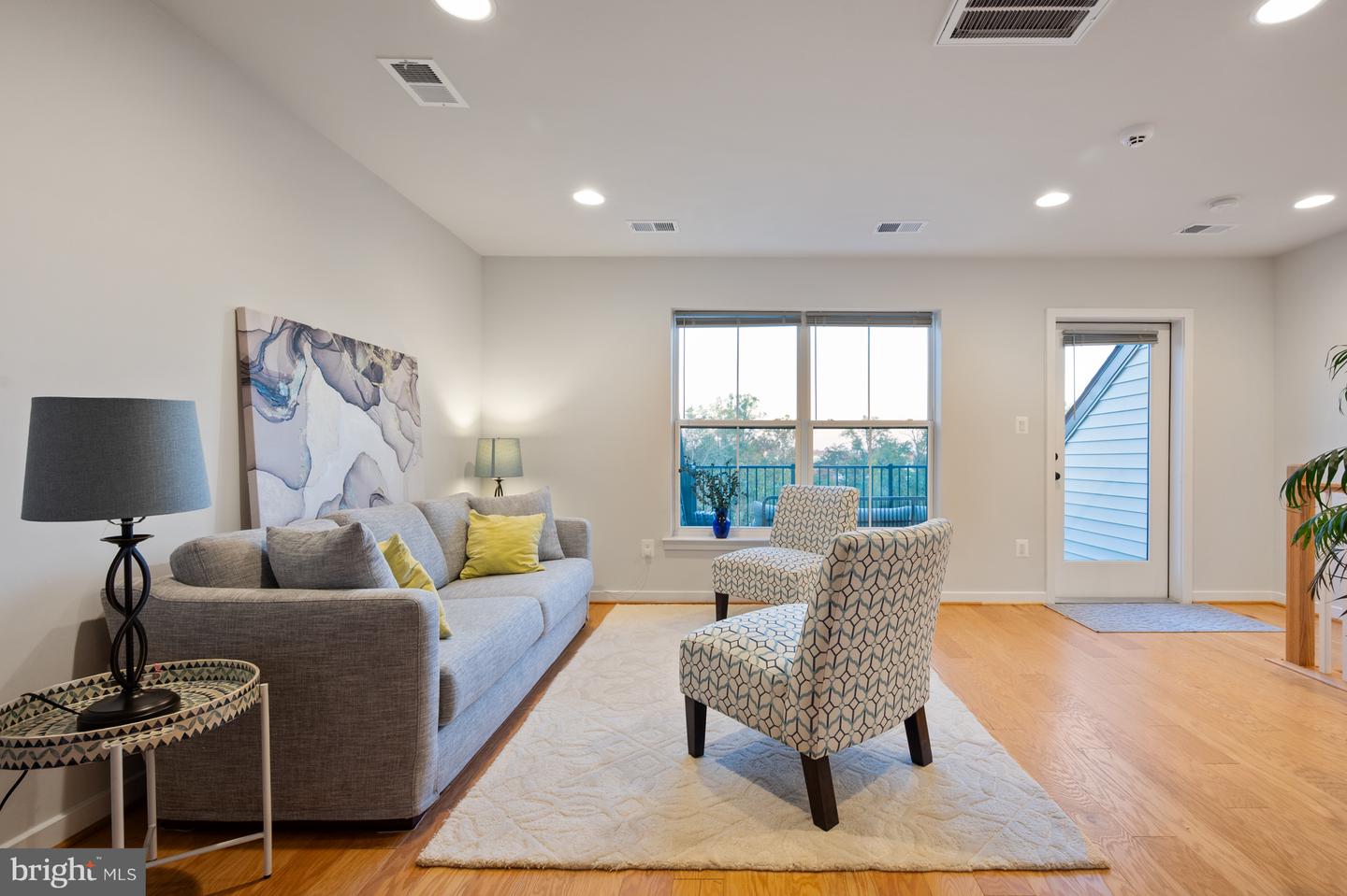 5509 VALMARANA WAY, ALEXANDRIA, Virginia 22312, 3 Bedrooms Bedrooms, ,3 BathroomsBathrooms,Residential,For sale,5509 VALMARANA WAY,VAFX2290298 MLS # VAFX2290298 5509 VALMARANA WAY, ALEXANDRIA, Virginia 22312, 3 Bedrooms Bedrooms, ,3 BathroomsBathrooms,Residential,For sale,5509 VALMARANA WAY,VAFX2290298 MLS # VAFX2290298