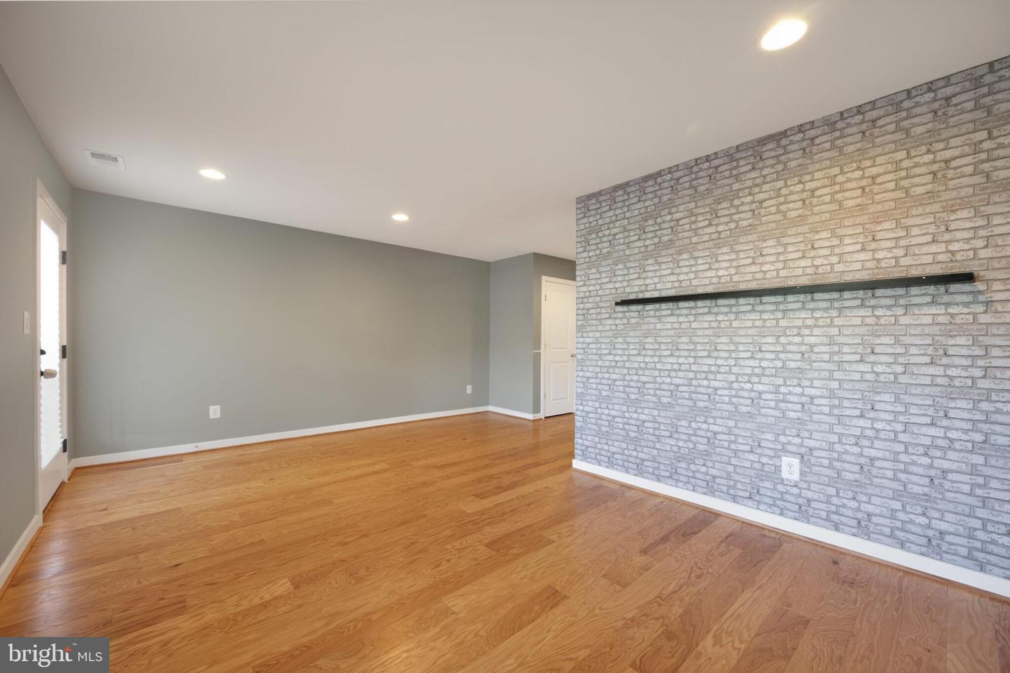 5509 VALMARANA WAY, ALEXANDRIA, Virginia 22312, 3 Bedrooms Bedrooms, ,3 BathroomsBathrooms,Residential,For sale,5509 VALMARANA WAY,VAFX2290298 MLS # VAFX2290298 5509 VALMARANA WAY, ALEXANDRIA, Virginia 22312, 3 Bedrooms Bedrooms, ,3 BathroomsBathrooms,Residential,For sale,5509 VALMARANA WAY,VAFX2290298 MLS # VAFX2290298