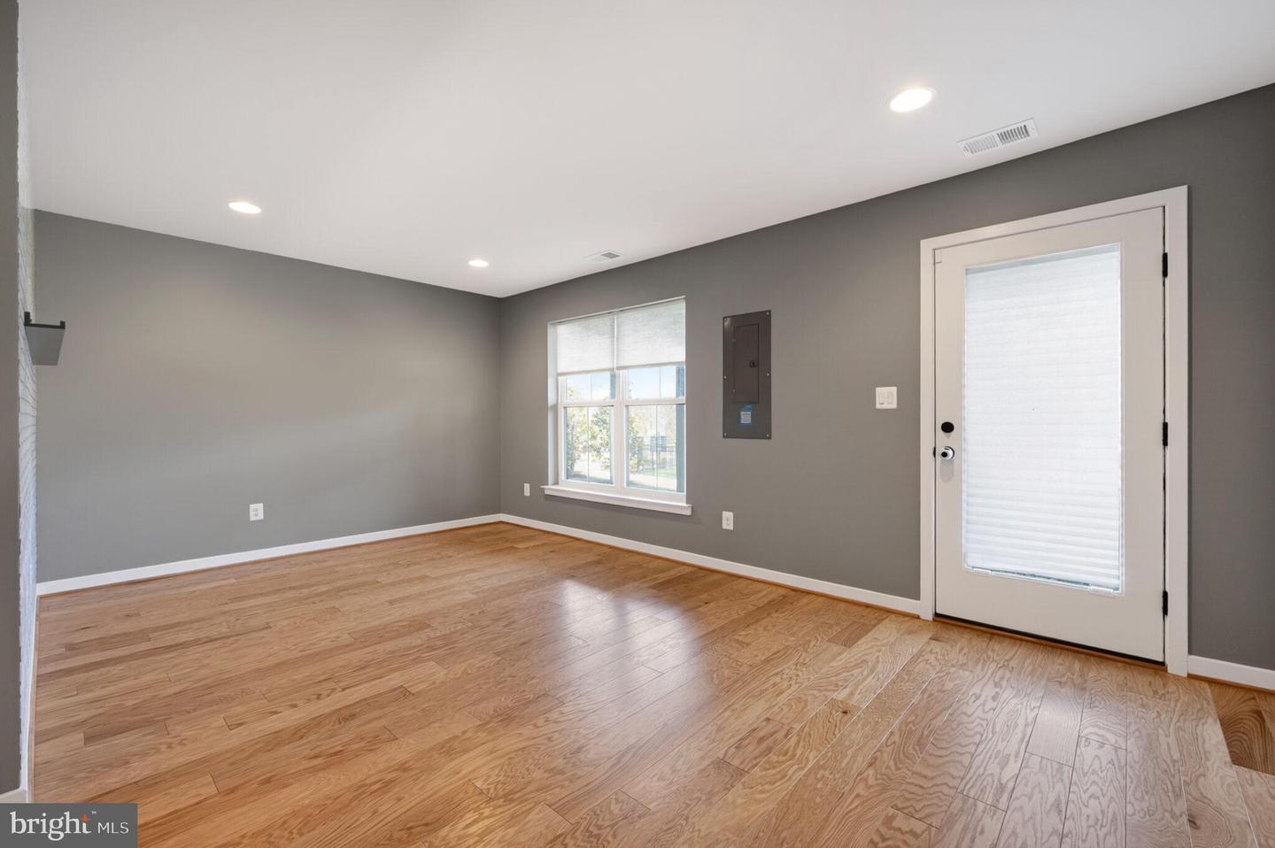 5509 VALMARANA WAY, ALEXANDRIA, Virginia 22312, 3 Bedrooms Bedrooms, ,3 BathroomsBathrooms,Residential,For sale,5509 VALMARANA WAY,VAFX2290298 MLS # VAFX2290298 5509 VALMARANA WAY, ALEXANDRIA, Virginia 22312, 3 Bedrooms Bedrooms, ,3 BathroomsBathrooms,Residential,For sale,5509 VALMARANA WAY,VAFX2290298 MLS # VAFX2290298