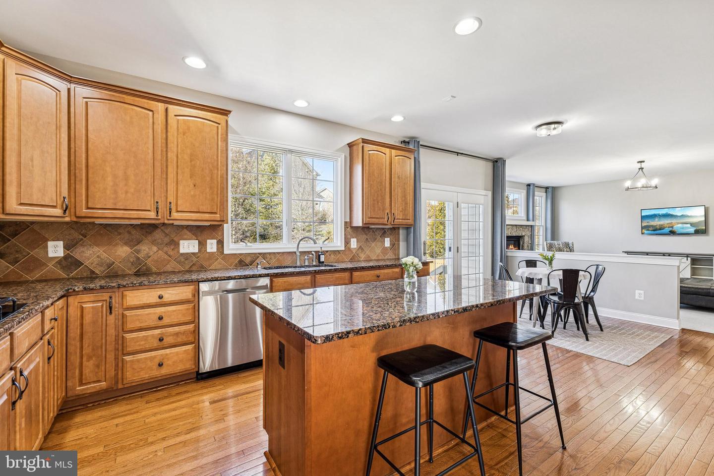 5793 WATERLOO BRIDGE CIR, HAYMARKET, Virginia 20169, 4 Bedrooms Bedrooms, ,3 BathroomsBathrooms,Residential,For sale,5793 WATERLOO BRIDGE CIR,VAPW2112282 MLS # VAPW2112282