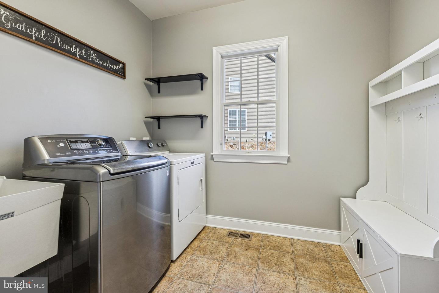 5793 WATERLOO BRIDGE CIR, HAYMARKET, Virginia 20169, 4 Bedrooms Bedrooms, ,3 BathroomsBathrooms,Residential,For sale,5793 WATERLOO BRIDGE CIR,VAPW2112282 MLS # VAPW2112282