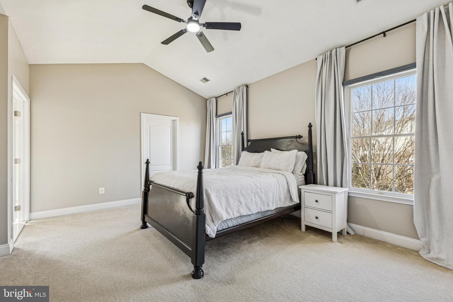 5793 WATERLOO BRIDGE CIR, HAYMARKET, Virginia 20169, 4 Bedrooms Bedrooms, ,3 BathroomsBathrooms,Residential,For sale,5793 WATERLOO BRIDGE CIR,VAPW2112282 MLS # VAPW2112282