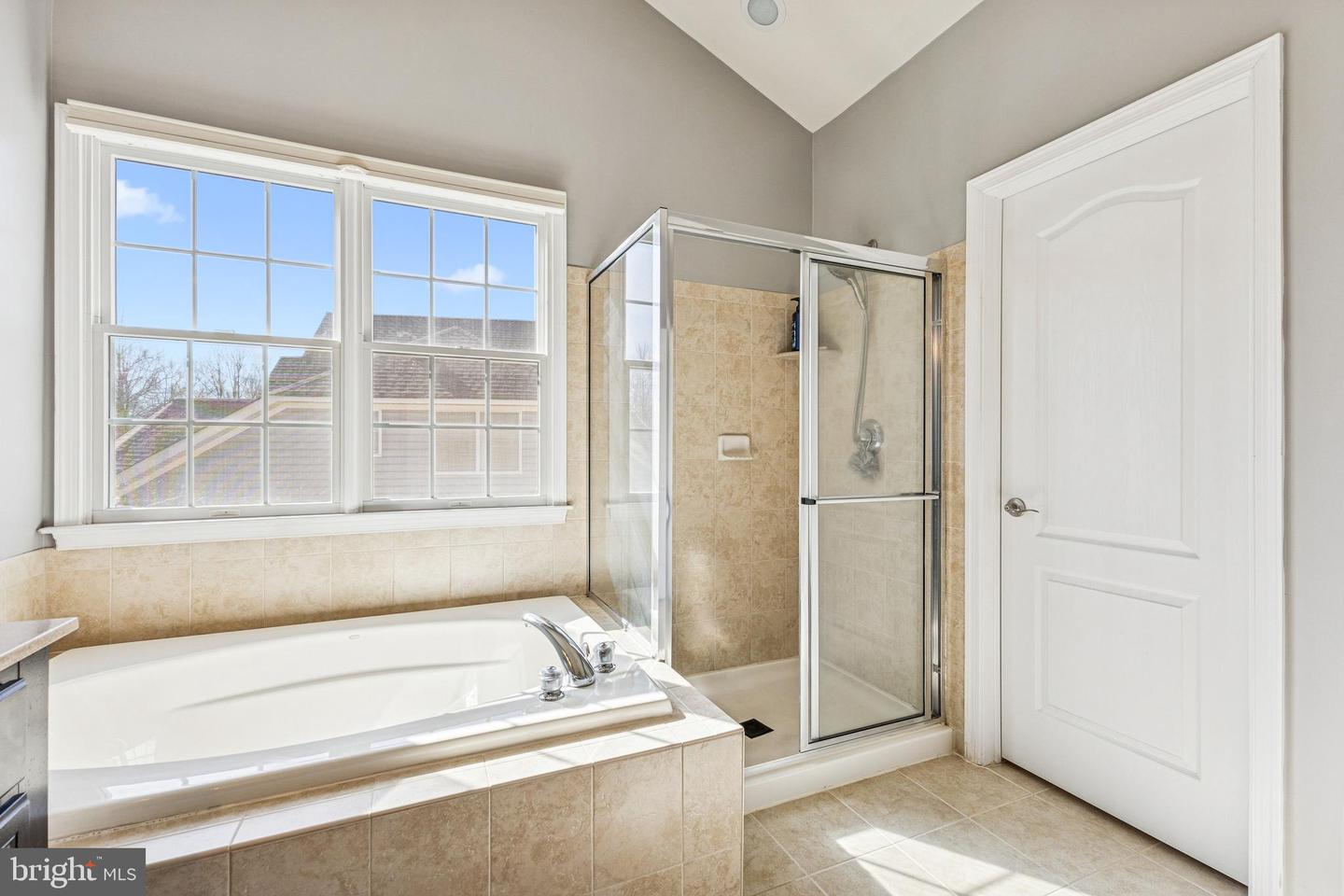 5793 WATERLOO BRIDGE CIR, HAYMARKET, Virginia 20169, 4 Bedrooms Bedrooms, ,3 BathroomsBathrooms,Residential,For sale,5793 WATERLOO BRIDGE CIR,VAPW2112282 MLS # VAPW2112282