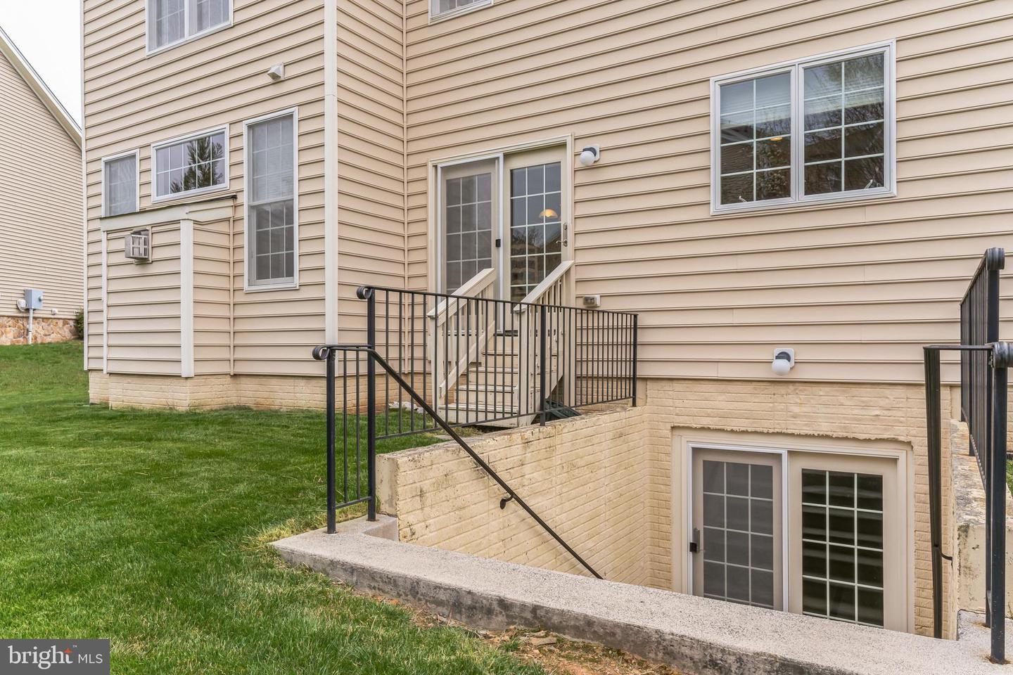 5793 WATERLOO BRIDGE CIR, HAYMARKET, Virginia 20169, 4 Bedrooms Bedrooms, ,3 BathroomsBathrooms,Residential,For sale,5793 WATERLOO BRIDGE CIR,VAPW2112282 MLS # VAPW2112282