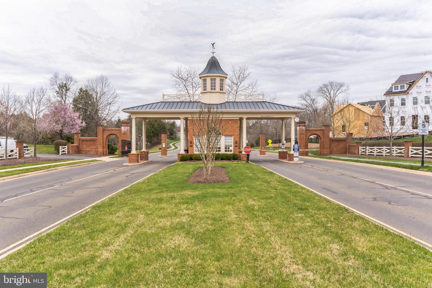 5793 WATERLOO BRIDGE CIR, HAYMARKET, Virginia 20169, 4 Bedrooms Bedrooms, ,3 BathroomsBathrooms,Residential,For sale,5793 WATERLOO BRIDGE CIR,VAPW2112282 MLS # VAPW2112282