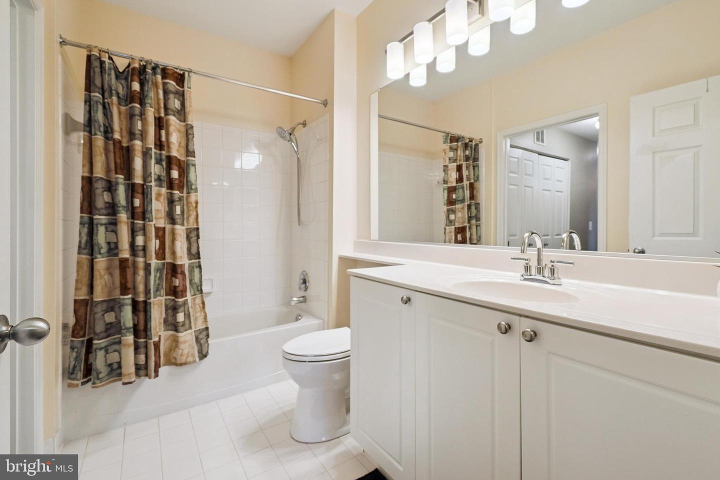 9480 VIRGINIA CENTER BLVD #403, VIENNA, Virginia 22181, 2 Bedrooms Bedrooms, 5 Rooms Rooms,2 BathroomsBathrooms,Residential,For sale,9480 VIRGINIA CENTER BLVD #403,VAFX2290808 MLS # VAFX2290808