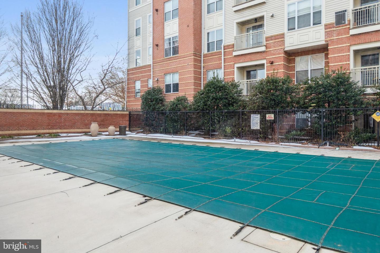 9480 VIRGINIA CENTER BLVD #403, VIENNA, Virginia 22181, 2 Bedrooms Bedrooms, 5 Rooms Rooms,2 BathroomsBathrooms,Residential,For sale,9480 VIRGINIA CENTER BLVD #403,VAFX2290808 MLS # VAFX2290808