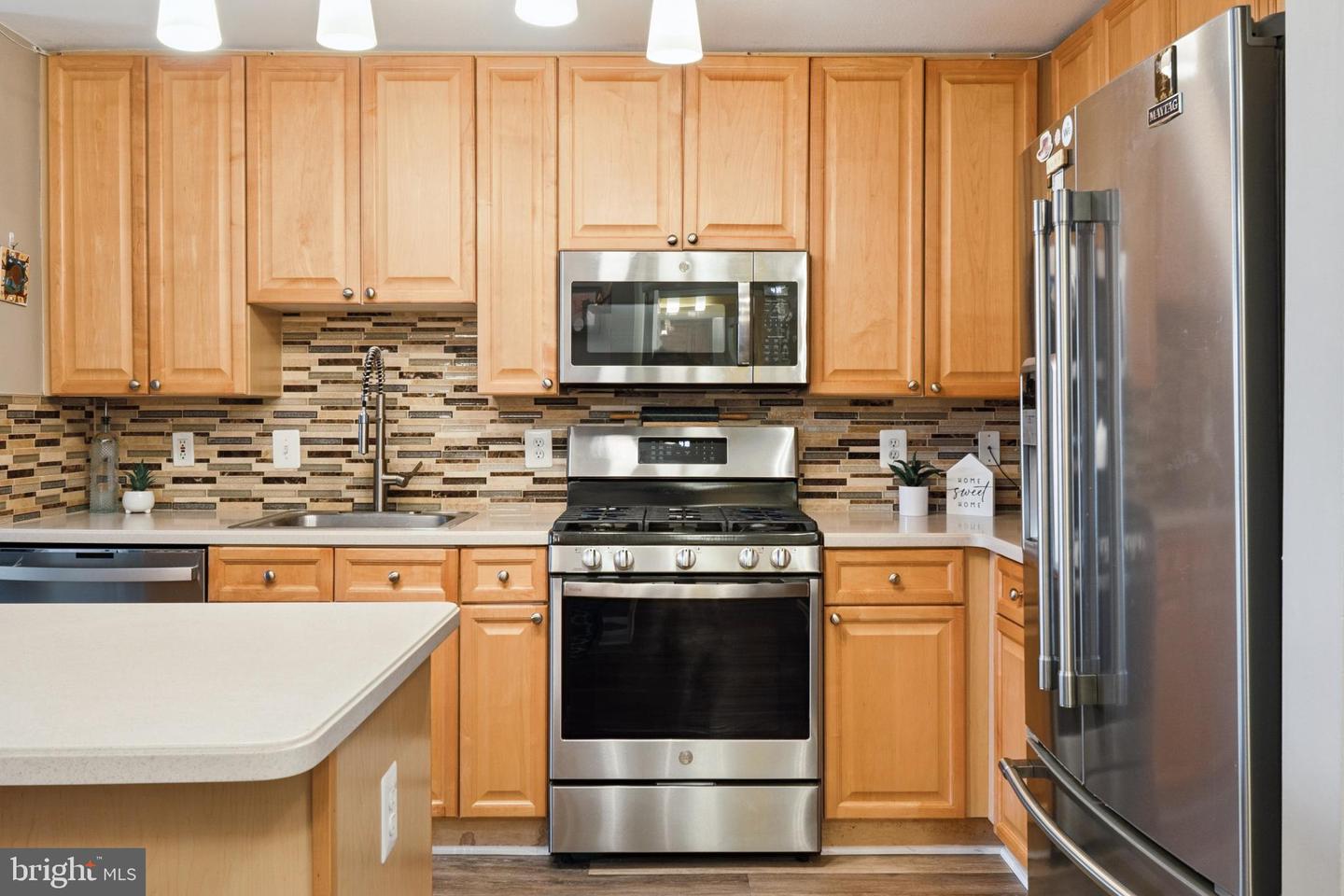 9480 VIRGINIA CENTER BLVD #403, VIENNA, Virginia 22181, 2 Bedrooms Bedrooms, 5 Rooms Rooms,2 BathroomsBathrooms,Residential,For sale,9480 VIRGINIA CENTER BLVD #403,VAFX2290808 MLS # VAFX2290808