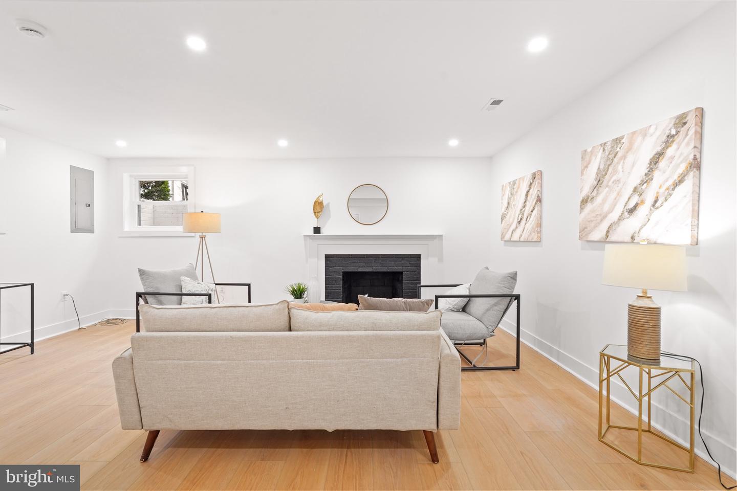 7047 WYNDALE ST NW, WASHINGTON, District Of Columbia 20015, 4 Bedrooms Bedrooms, ,3 BathroomsBathrooms,Residential,For sale,7047 WYNDALE ST NW,DCDC2245978 MLS # DCDC2245978