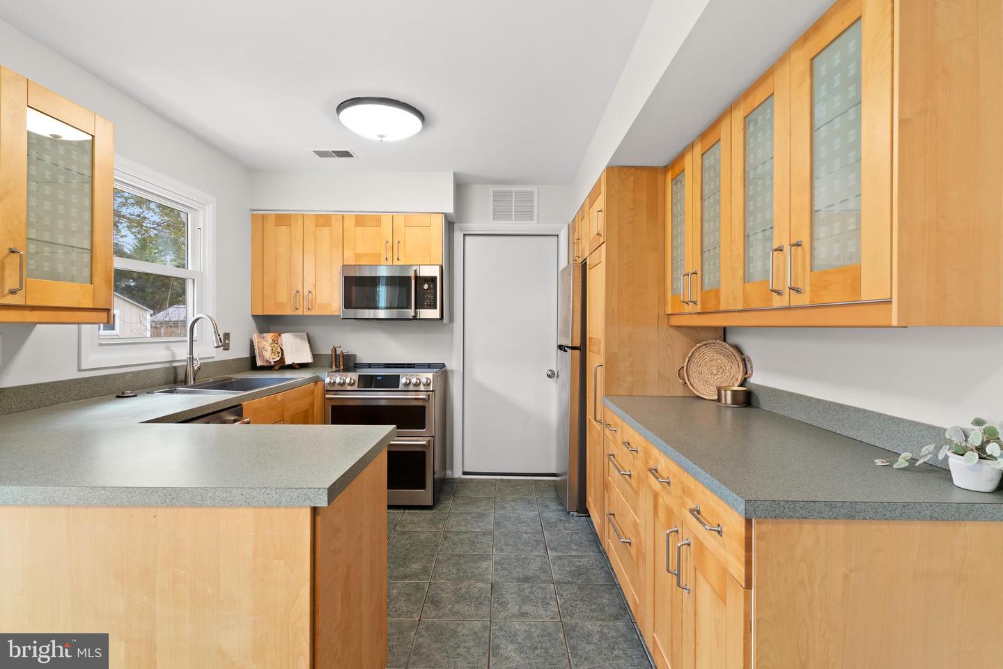 13124 PAVILION LN, FAIRFAX, Virginia 22033, 3 Bedrooms Bedrooms, ,2 BathroomsBathrooms,Residential,For sale,13124 PAVILION LN,VAFX2290932 MLS # VAFX2290932 13124 PAVILION LN, FAIRFAX, Virginia 22033, 3 Bedrooms Bedrooms, ,2 BathroomsBathrooms,Residential,For sale,13124 PAVILION LN,VAFX2290932 MLS # VAFX2290932