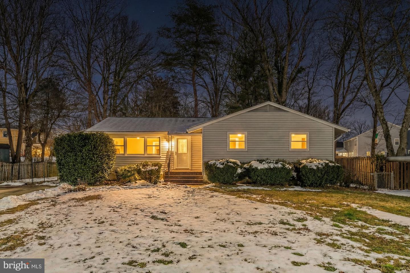 606 MEADOW LN SW, VIENNA, Virginia 22180, 4 Bedrooms Bedrooms, ,2 BathroomsBathrooms,Residential,For sale,606 MEADOW LN SW,VAFX2290962 MLS # VAFX2290962