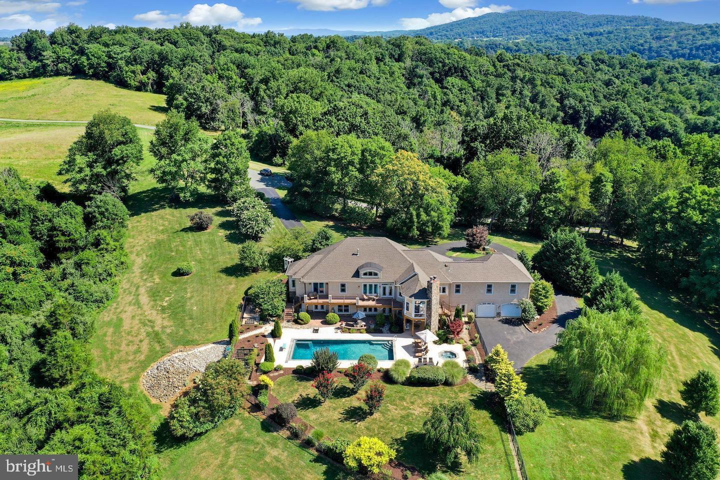 12060 CATOCTIN FARM LN, LOVETTSVILLE, Virginia 20180, 4 Bedrooms Bedrooms, ,3 BathroomsBathrooms,Residential,For sale,12060 CATOCTIN FARM LN,VALO2115858 MLS # VALO2115858