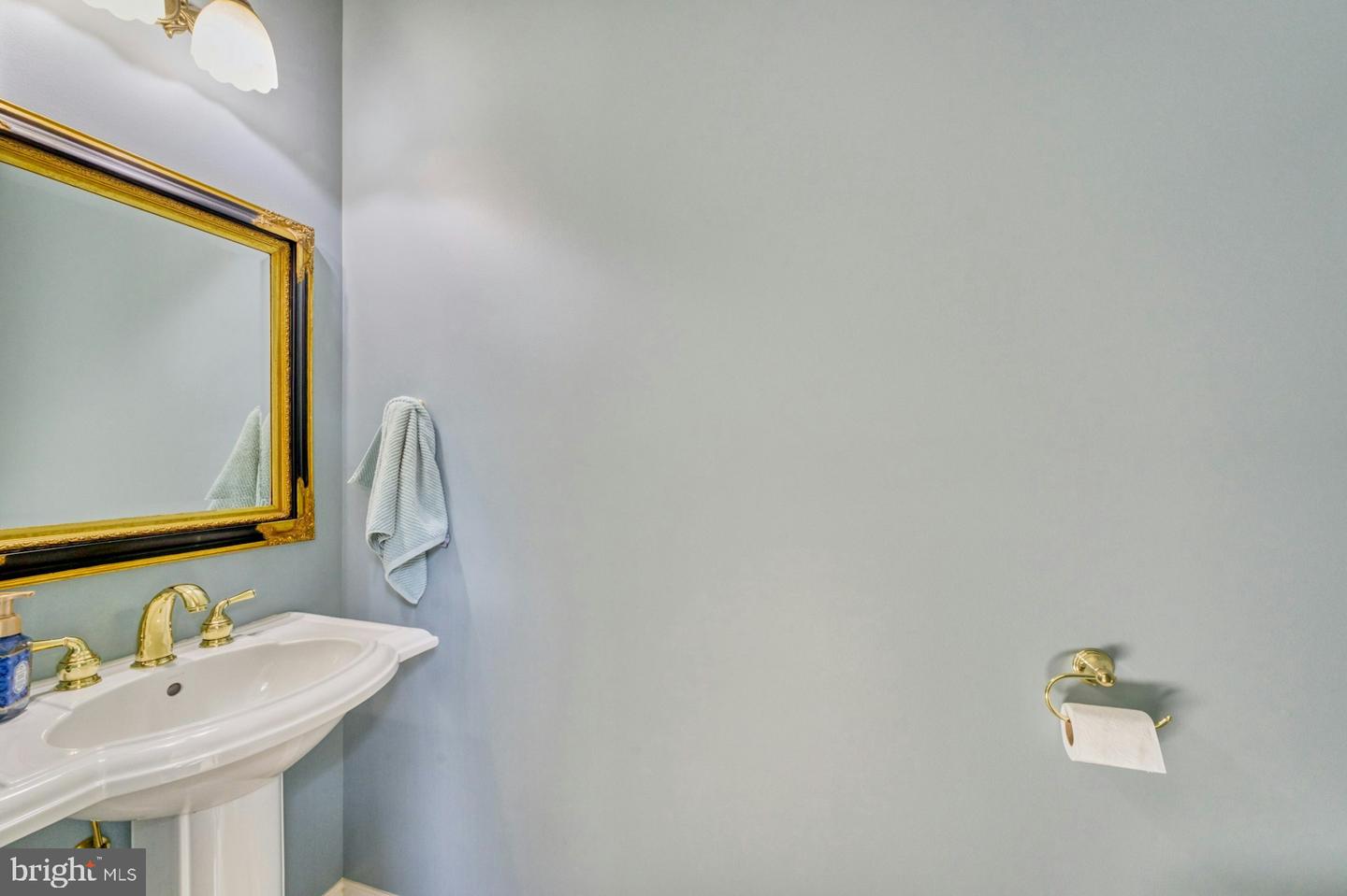 12060 CATOCTIN FARM LN, LOVETTSVILLE, Virginia 20180, 4 Bedrooms Bedrooms, ,3 BathroomsBathrooms,Residential,For sale,12060 CATOCTIN FARM LN,VALO2115858 MLS # VALO2115858