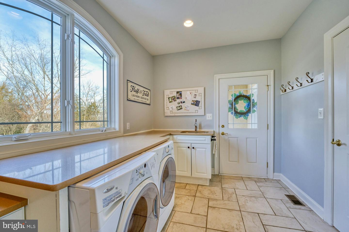 12060 CATOCTIN FARM LN, LOVETTSVILLE, Virginia 20180, 4 Bedrooms Bedrooms, ,3 BathroomsBathrooms,Residential,For sale,12060 CATOCTIN FARM LN,VALO2115858 MLS # VALO2115858