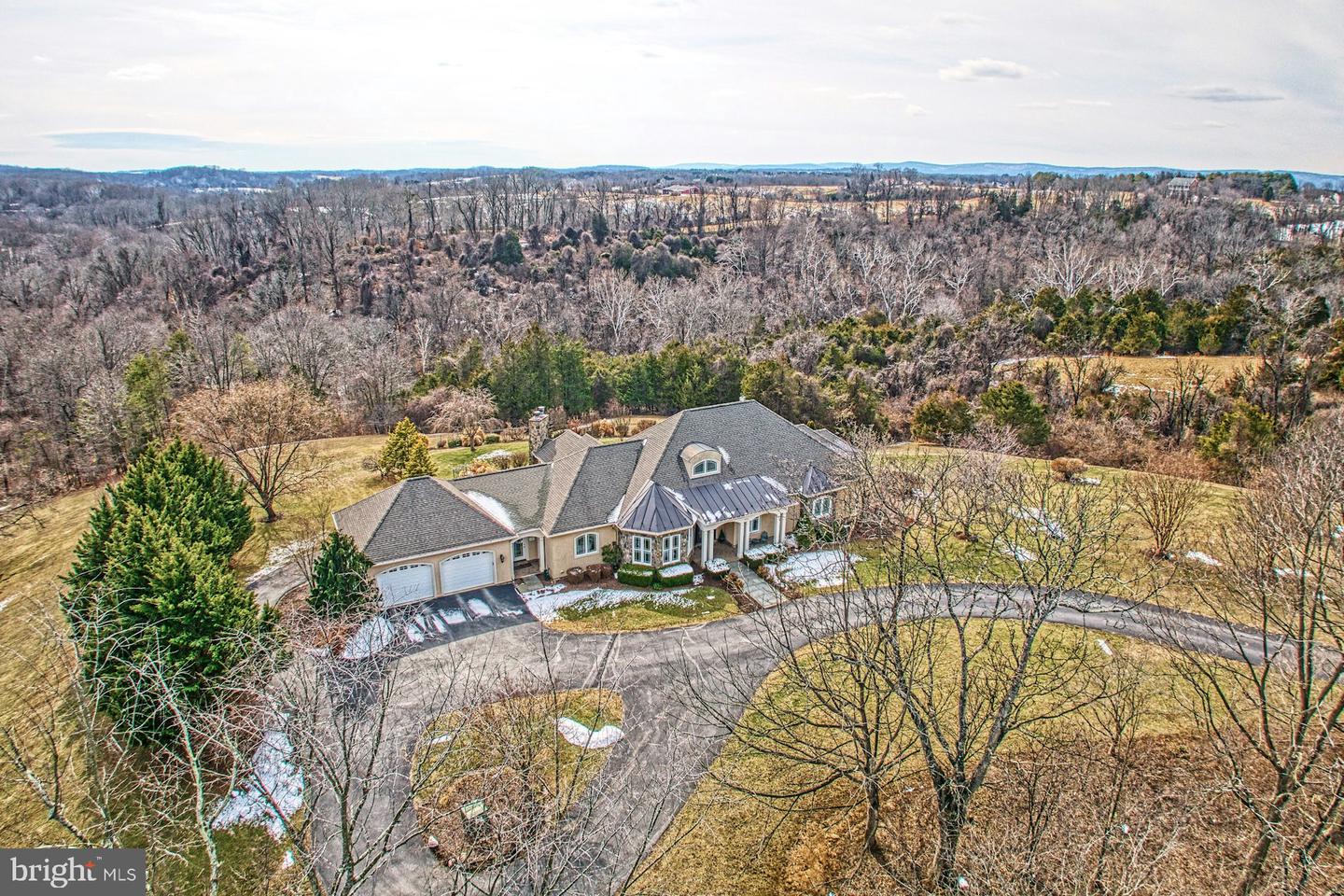 12060 CATOCTIN FARM LN, LOVETTSVILLE, Virginia 20180, 4 Bedrooms Bedrooms, ,3 BathroomsBathrooms,Residential,For sale,12060 CATOCTIN FARM LN,VALO2115858 MLS # VALO2115858