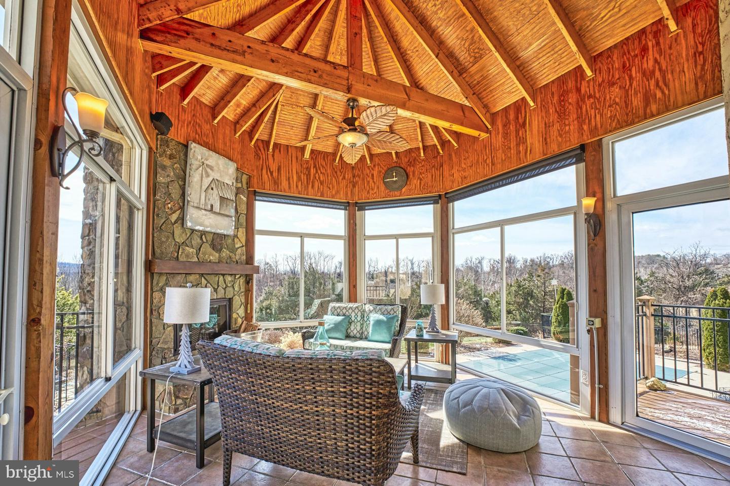 12060 CATOCTIN FARM LN, LOVETTSVILLE, Virginia 20180, 4 Bedrooms Bedrooms, ,3 BathroomsBathrooms,Residential,For sale,12060 CATOCTIN FARM LN,VALO2115858 MLS # VALO2115858