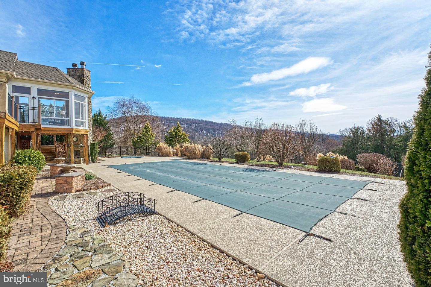 12060 CATOCTIN FARM LN, LOVETTSVILLE, Virginia 20180, 4 Bedrooms Bedrooms, ,3 BathroomsBathrooms,Residential,For sale,12060 CATOCTIN FARM LN,VALO2115858 MLS # VALO2115858