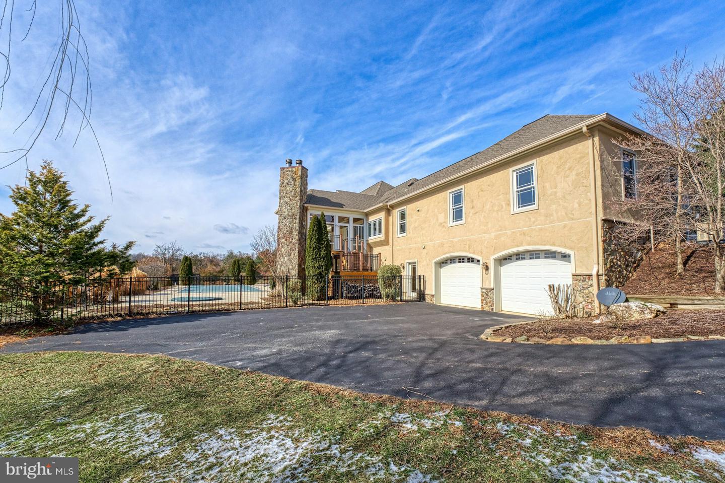 12060 CATOCTIN FARM LN, LOVETTSVILLE, Virginia 20180, 4 Bedrooms Bedrooms, ,3 BathroomsBathrooms,Residential,For sale,12060 CATOCTIN FARM LN,VALO2115858 MLS # VALO2115858