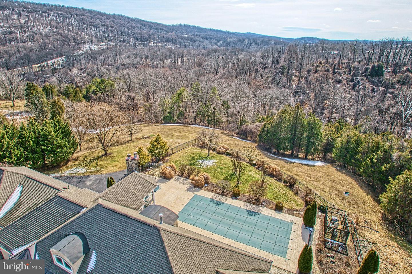 12060 CATOCTIN FARM LN, LOVETTSVILLE, Virginia 20180, 4 Bedrooms Bedrooms, ,3 BathroomsBathrooms,Residential,For sale,12060 CATOCTIN FARM LN,VALO2115858 MLS # VALO2115858