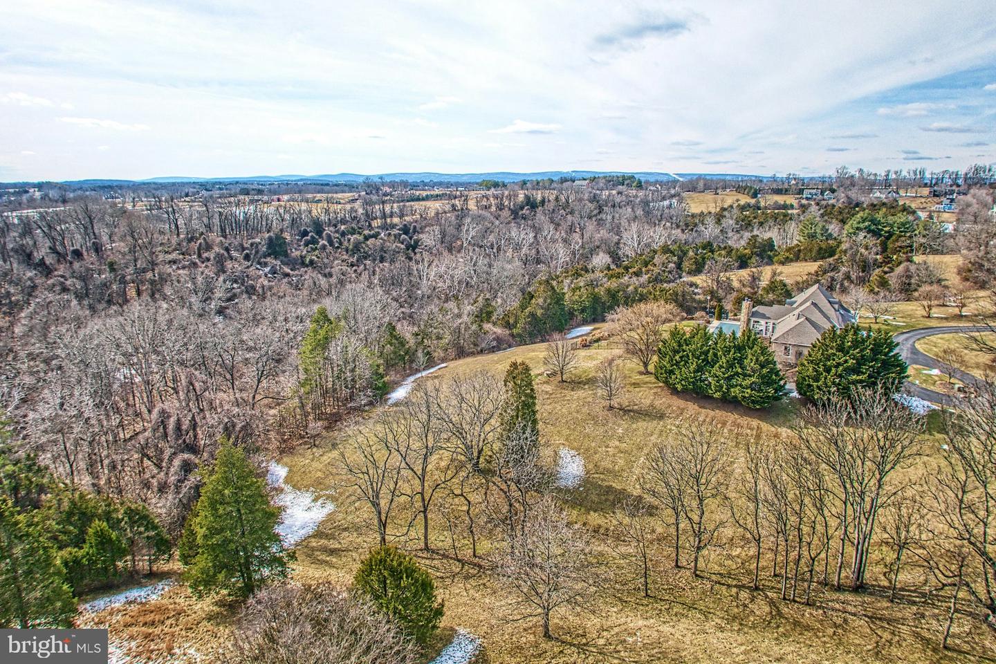 12060 CATOCTIN FARM LN, LOVETTSVILLE, Virginia 20180, 4 Bedrooms Bedrooms, ,3 BathroomsBathrooms,Residential,For sale,12060 CATOCTIN FARM LN,VALO2115858 MLS # VALO2115858