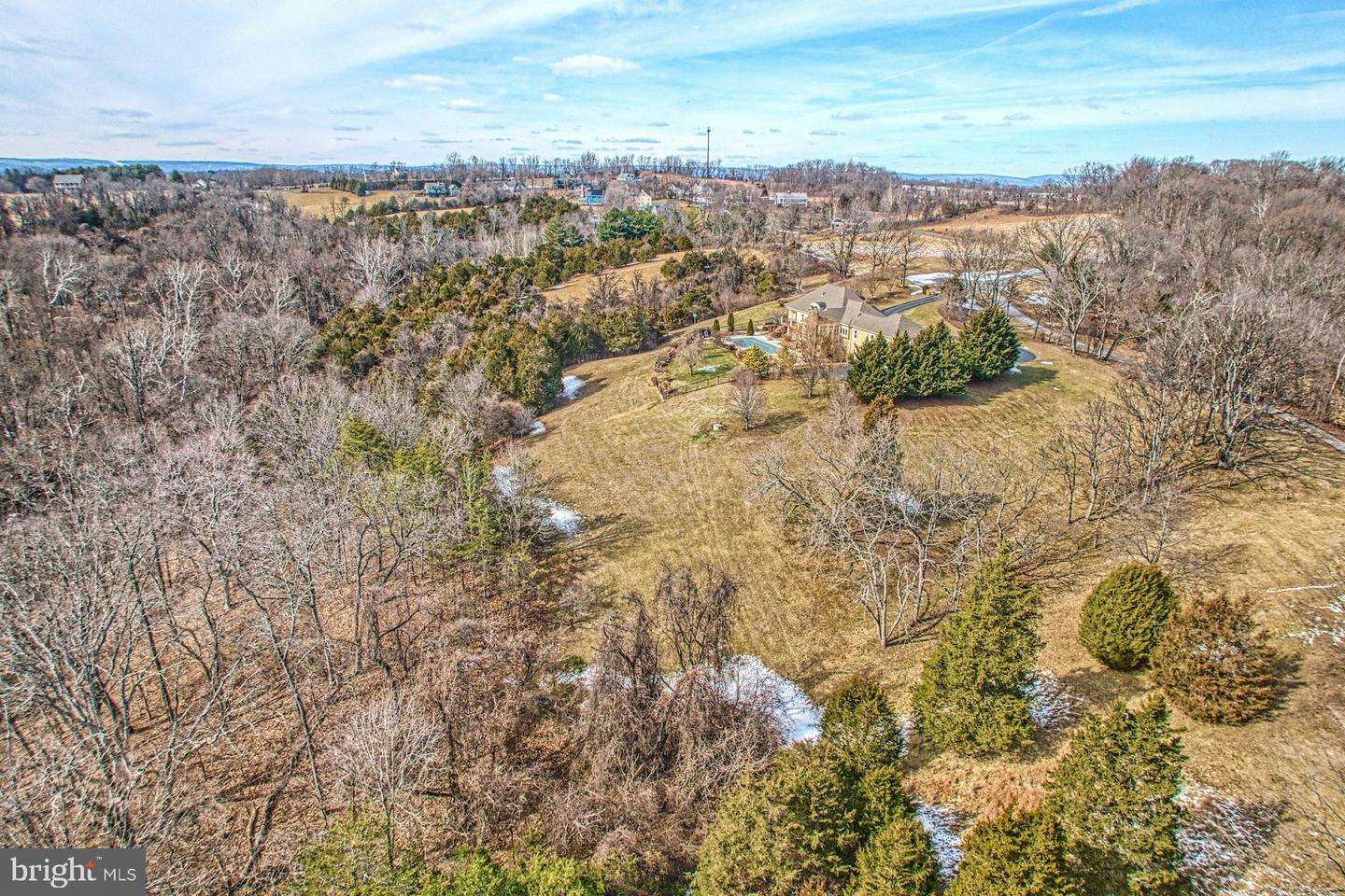 12060 CATOCTIN FARM LN, LOVETTSVILLE, Virginia 20180, 4 Bedrooms Bedrooms, ,3 BathroomsBathrooms,Residential,For sale,12060 CATOCTIN FARM LN,VALO2115858 MLS # VALO2115858