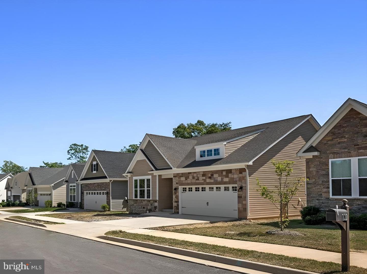 105 AMBERFIELD CT, WINCHESTER, Virginia 22602, 2 Bedrooms Bedrooms, 9 Rooms Rooms,2 BathroomsBathrooms,Residential,For sale,105 AMBERFIELD CT,VAFV2039578 MLS # VAFV2039578 105 AMBERFIELD CT, WINCHESTER, Virginia 22602, 2 Bedrooms Bedrooms, 9 Rooms Rooms,2 BathroomsBathrooms,Residential,For sale,105 AMBERFIELD CT,VAFV2039578 MLS # VAFV2039578