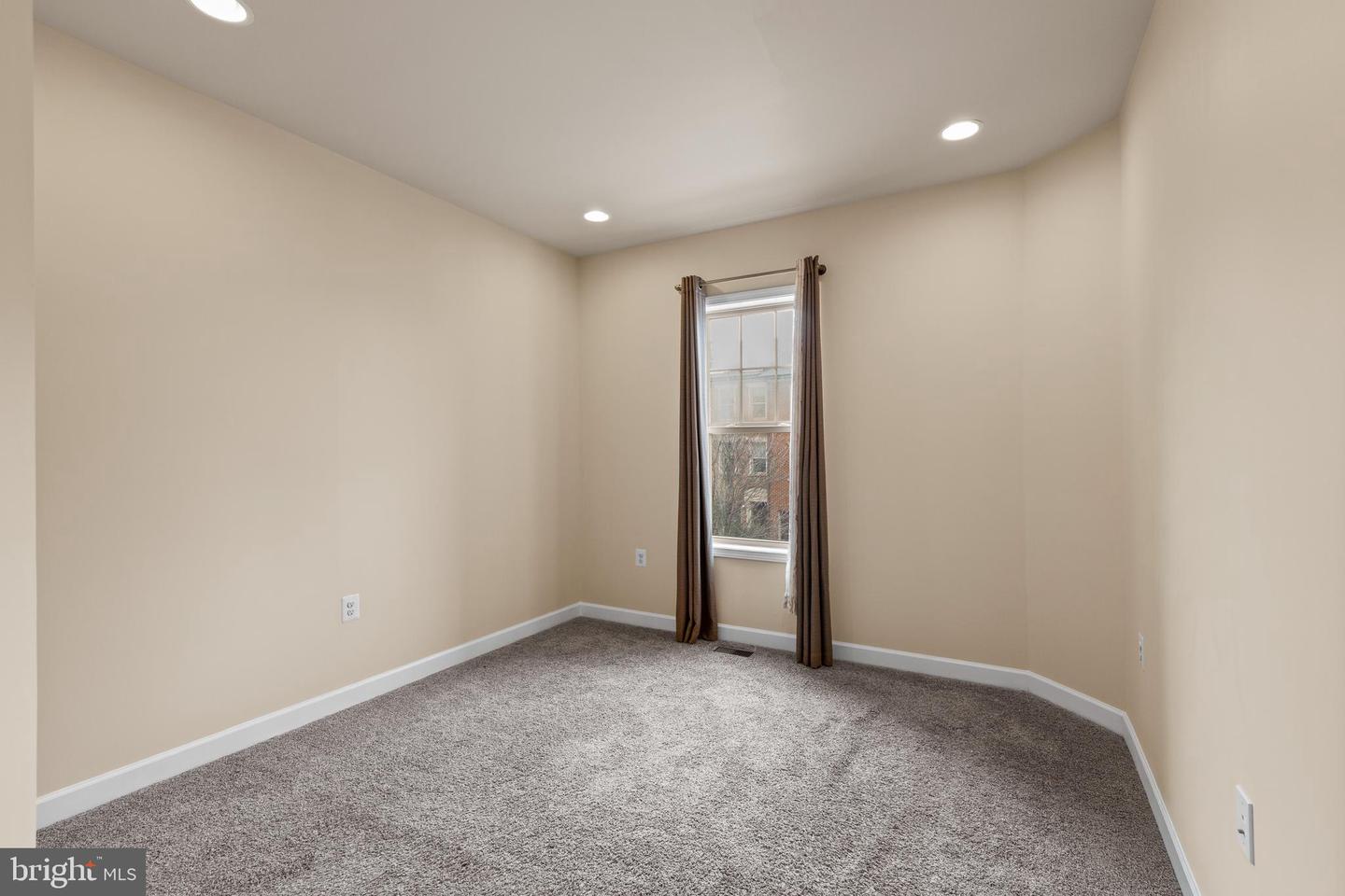 42554 DREAMWEAVER DR, BRAMBLETON, Virginia 20148, 3 Bedrooms Bedrooms, ,3 BathroomsBathrooms,Residential,For sale,42554 DREAMWEAVER DR,VALO2115872 MLS # VALO2115872