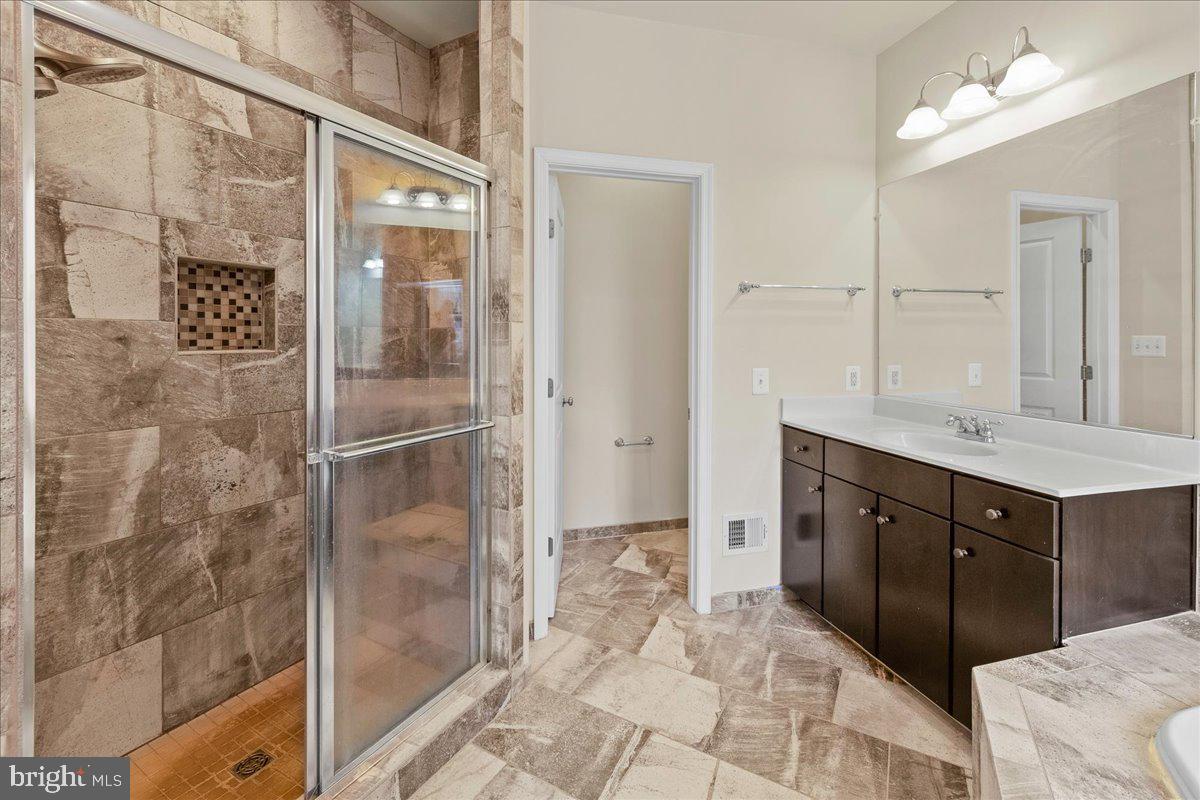 42554 DREAMWEAVER DR, BRAMBLETON, Virginia 20148, 3 Bedrooms Bedrooms, ,3 BathroomsBathrooms,Residential,For sale,42554 DREAMWEAVER DR,VALO2115872 MLS # VALO2115872