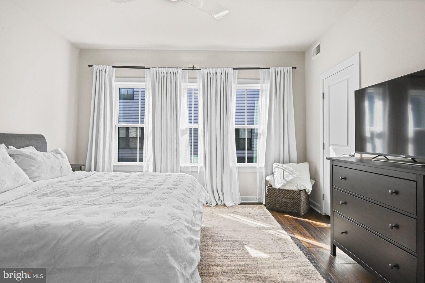 13007 HATTONTOWN SQ, HERNDON, Virginia 20171, 4 Bedrooms Bedrooms, ,3 BathroomsBathrooms,Residential,For sale,13007 HATTONTOWN SQ,VAFX2290980 MLS # VAFX2290980