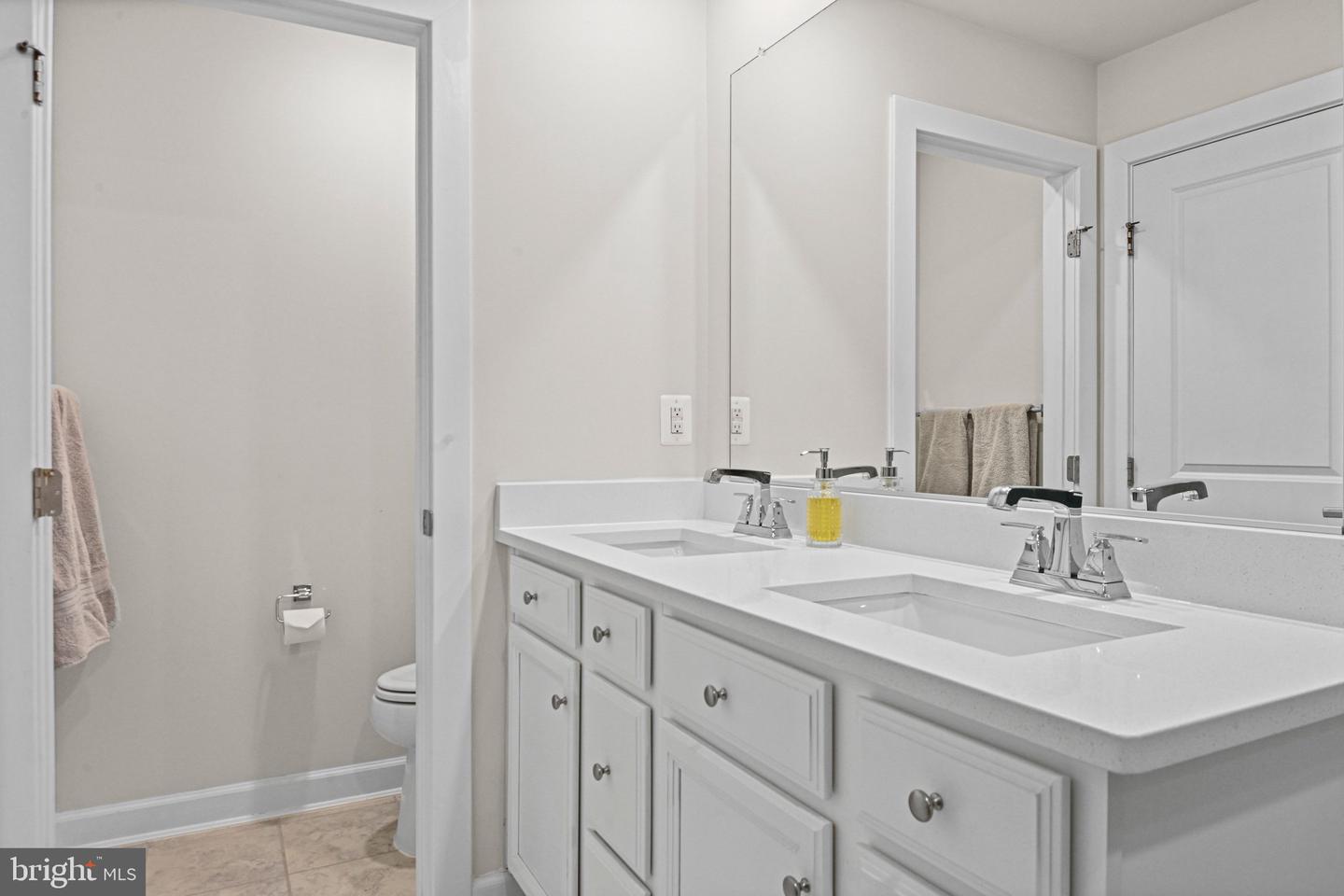 13007 HATTONTOWN SQ, HERNDON, Virginia 20171, 4 Bedrooms Bedrooms, ,3 BathroomsBathrooms,Residential,For sale,13007 HATTONTOWN SQ,VAFX2290980 MLS # VAFX2290980