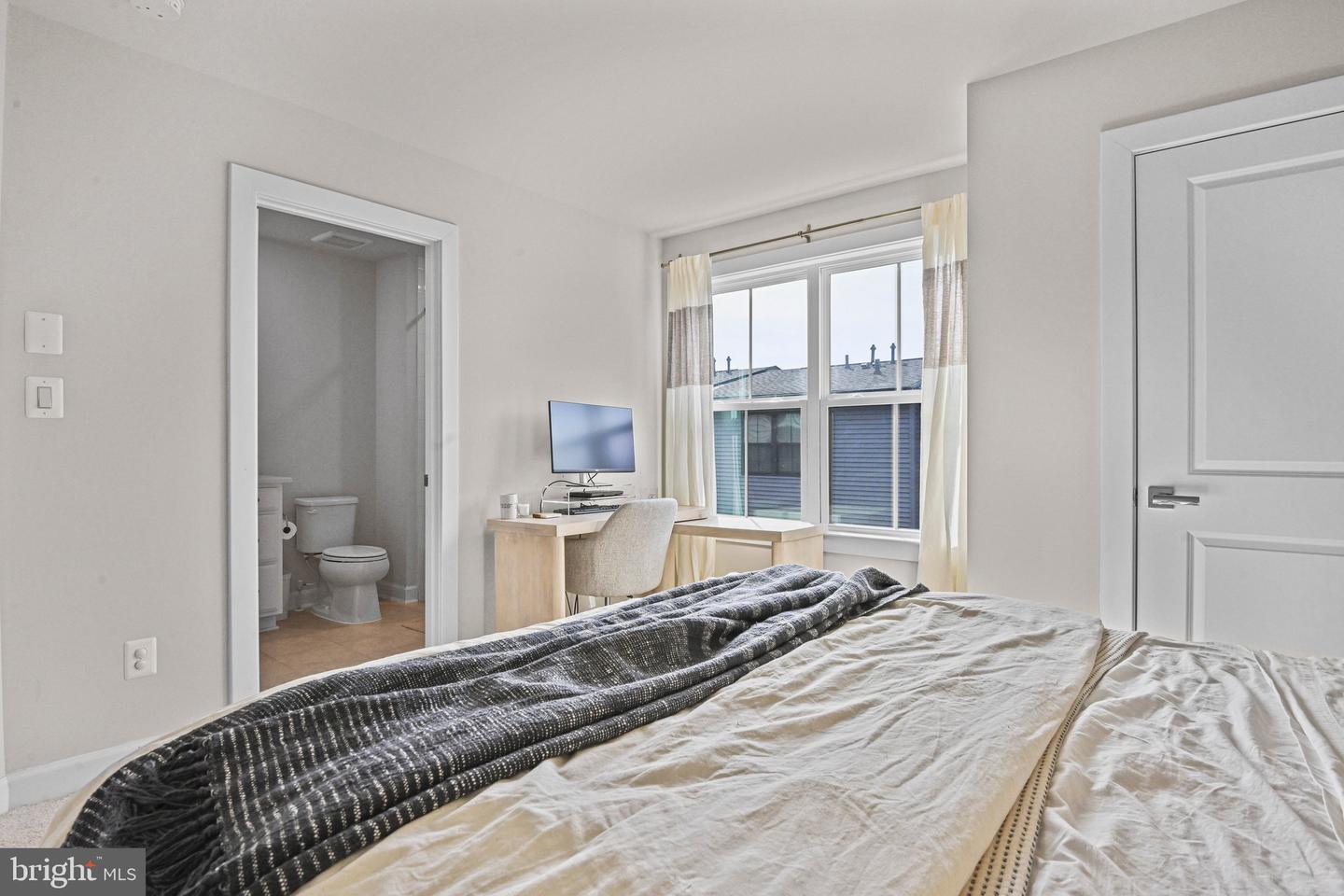 13007 HATTONTOWN SQ, HERNDON, Virginia 20171, 4 Bedrooms Bedrooms, ,3 BathroomsBathrooms,Residential,For sale,13007 HATTONTOWN SQ,VAFX2290980 MLS # VAFX2290980