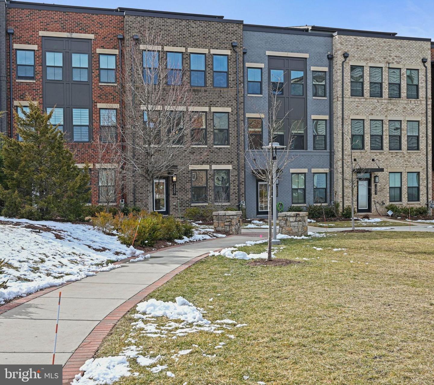 13007 HATTONTOWN SQ, HERNDON, Virginia 20171, 4 Bedrooms Bedrooms, ,3 BathroomsBathrooms,Residential,For sale,13007 HATTONTOWN SQ,VAFX2290980 MLS # VAFX2290980