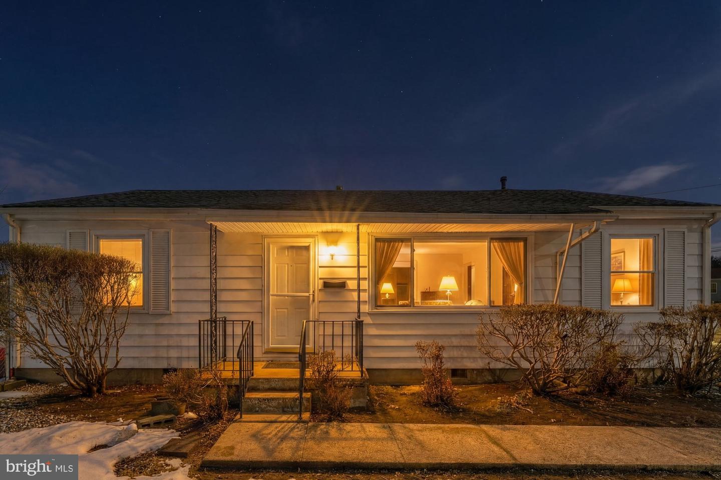 2950 ROSEMARY LN, FALLS CHURCH, Virginia 22042, 3 Bedrooms Bedrooms, ,1 BathroomBathrooms,Residential,For sale,2950 ROSEMARY LN,VAFX2290982 MLS # VAFX2290982