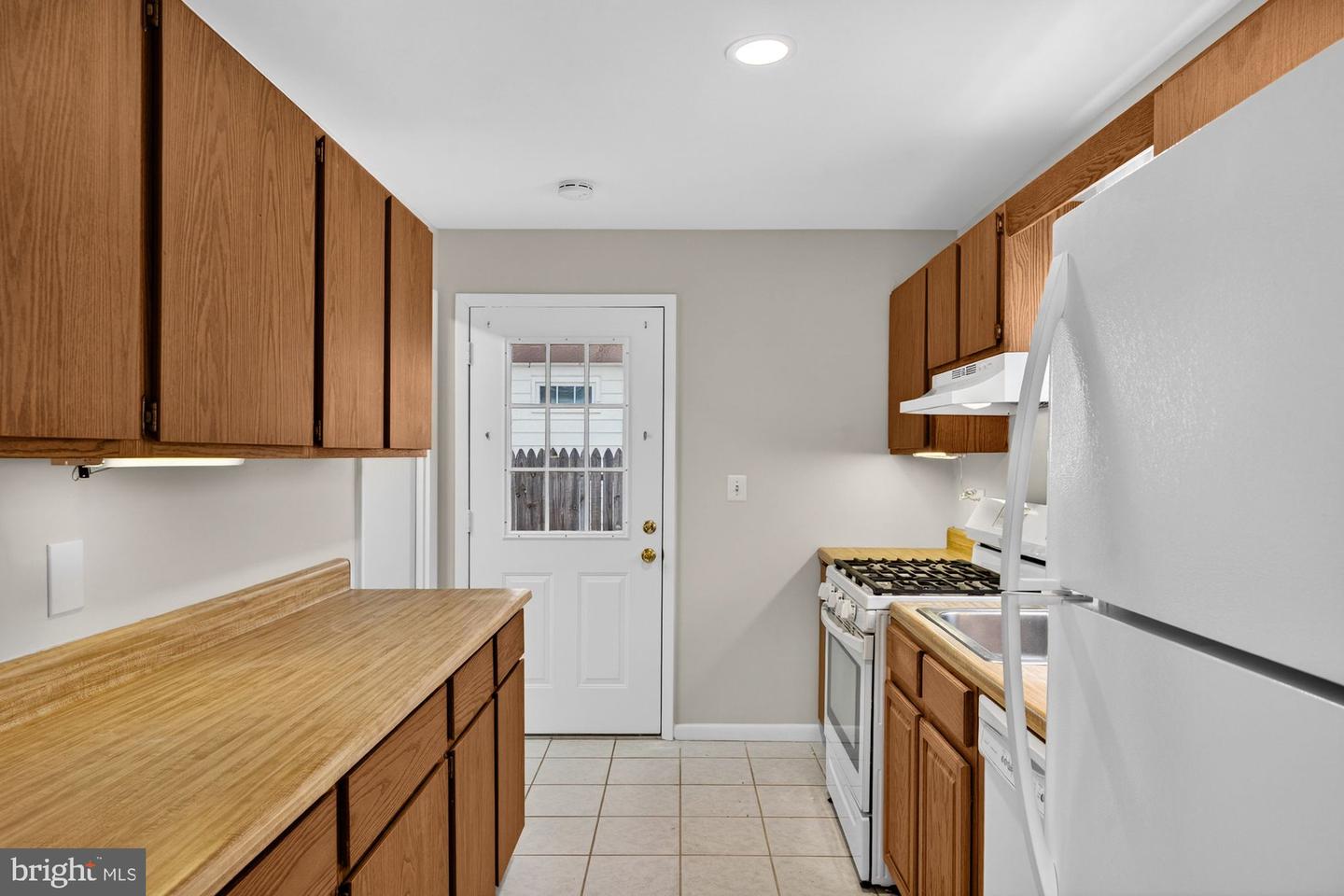 2950 ROSEMARY LN, FALLS CHURCH, Virginia 22042, 3 Bedrooms Bedrooms, ,1 BathroomBathrooms,Residential,For sale,2950 ROSEMARY LN,VAFX2290982 MLS # VAFX2290982