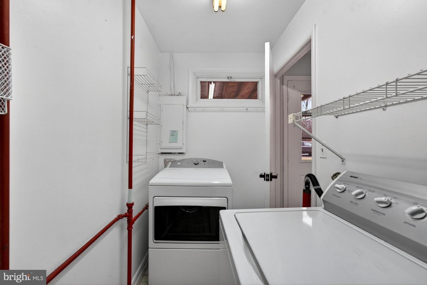 2950 ROSEMARY LN, FALLS CHURCH, Virginia 22042, 3 Bedrooms Bedrooms, ,1 BathroomBathrooms,Residential,For sale,2950 ROSEMARY LN,VAFX2290982 MLS # VAFX2290982