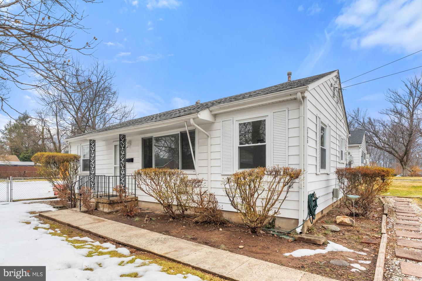 2950 ROSEMARY LN, FALLS CHURCH, Virginia 22042, 3 Bedrooms Bedrooms, ,1 BathroomBathrooms,Residential,For sale,2950 ROSEMARY LN,VAFX2290982 MLS # VAFX2290982