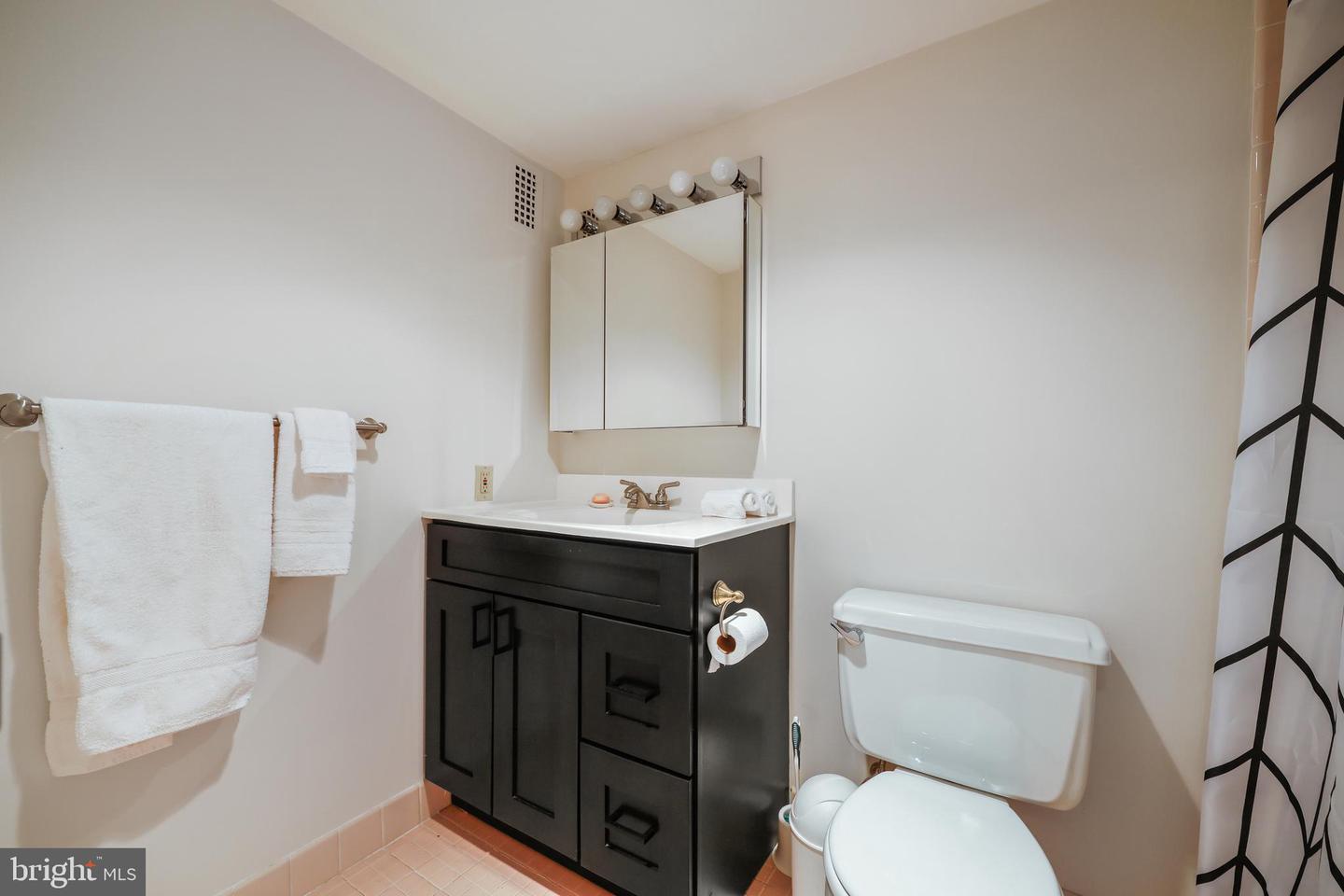 3001 VEAZEY TER NW #1228, WASHINGTON, District Of Columbia 20008, ,1 BathroomBathrooms,Residential,For sale,3001 VEAZEY TER NW #1228,DCDC2246064 MLS # DCDC2246064