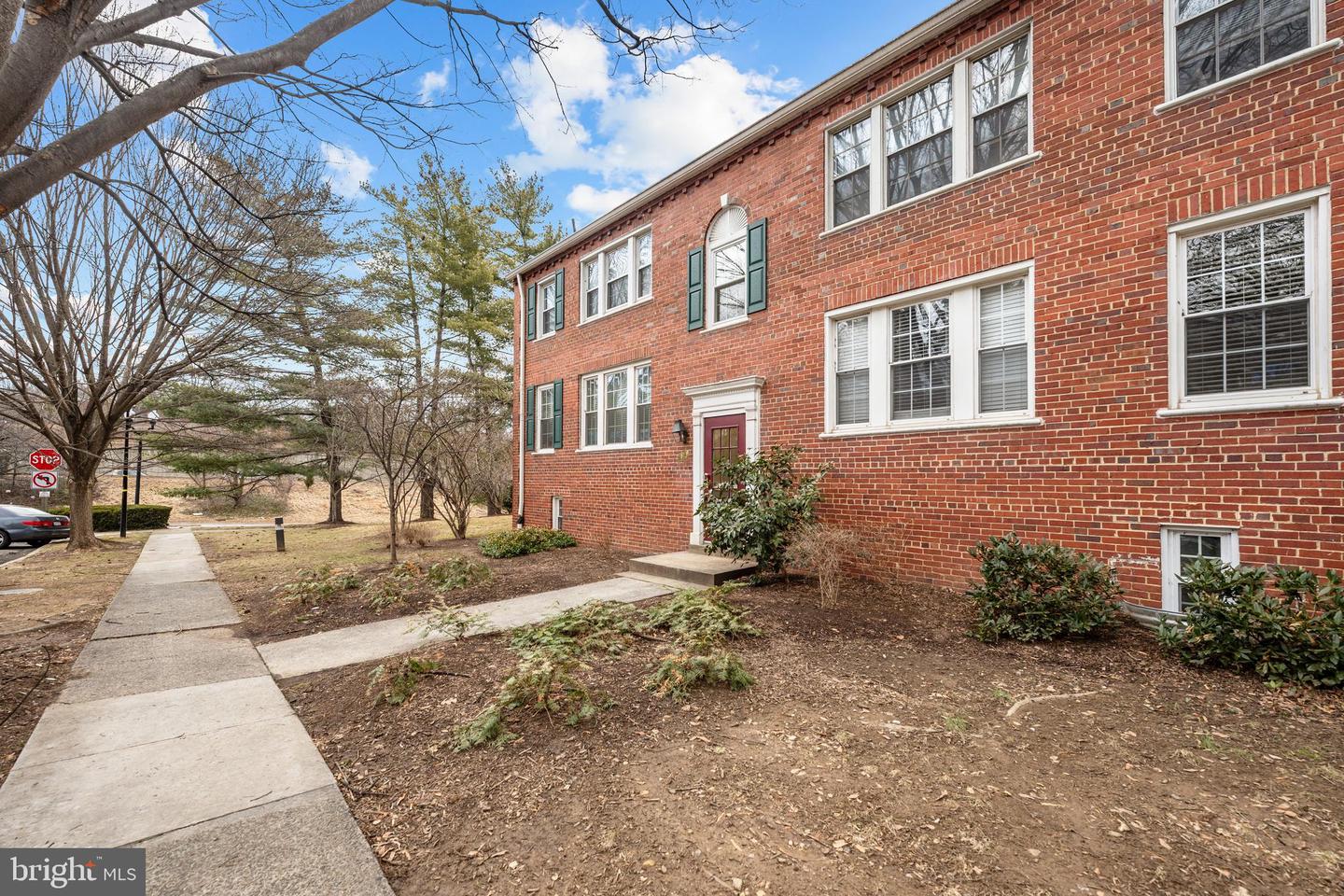 1913 N RHODES ST N #15, ARLINGTON, Virginia 22201, 1 Bedroom Bedrooms, ,1 BathroomBathrooms,Residential,For sale,1913 N RHODES ST N #15,VAAR2068890 MLS # VAAR2068890 1913 N RHODES ST N #15, ARLINGTON, Virginia 22201, 1 Bedroom Bedrooms, ,1 BathroomBathrooms,Residential,For sale,1913 N RHODES ST N #15,VAAR2068890 MLS # VAAR2068890
