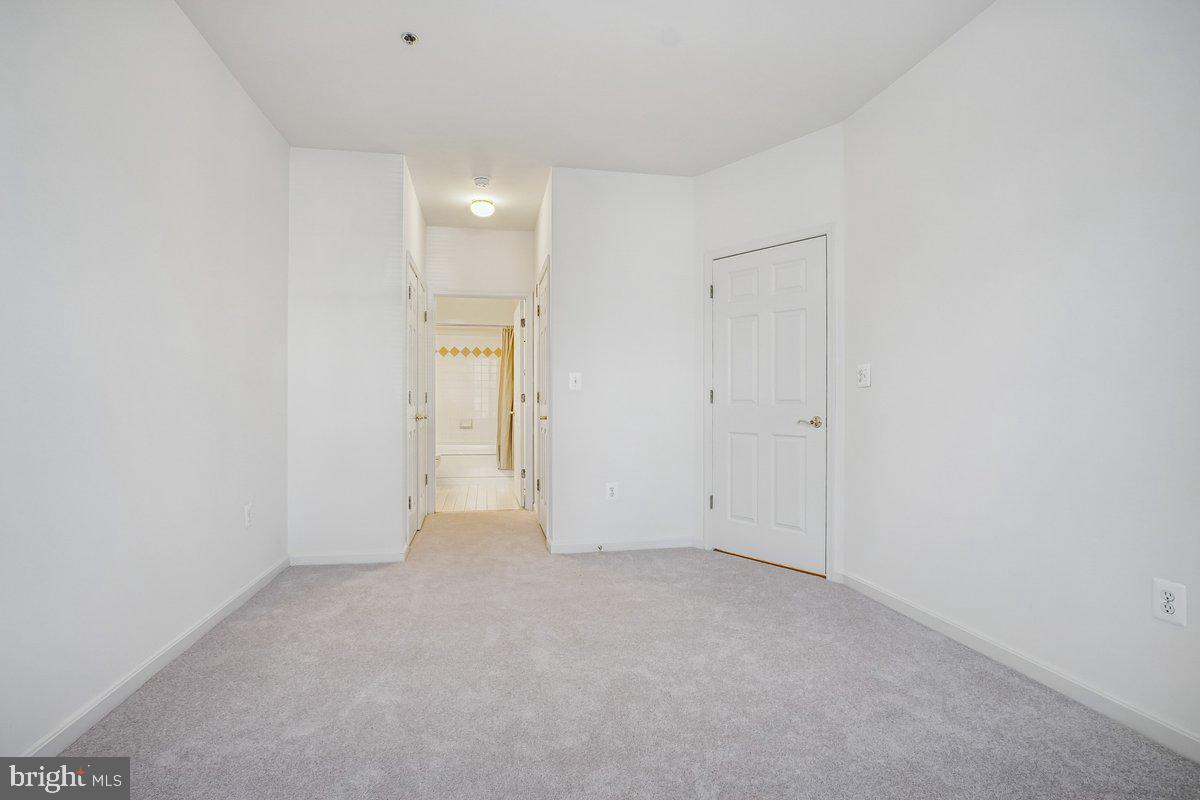 1851 STRATFORD PARK PL #109, RESTON, Virginia 20190, 2 Bedrooms Bedrooms, 4 Rooms Rooms,2 BathroomsBathrooms,Residential,For sale,1851 STRATFORD PARK PL #109,VAFX2291078 MLS # VAFX2291078