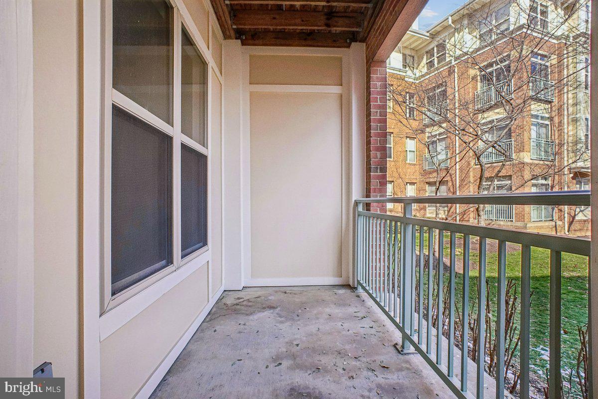 1851 STRATFORD PARK PL #109, RESTON, Virginia 20190, 2 Bedrooms Bedrooms, 4 Rooms Rooms,2 BathroomsBathrooms,Residential,For sale,1851 STRATFORD PARK PL #109,VAFX2291078 MLS # VAFX2291078