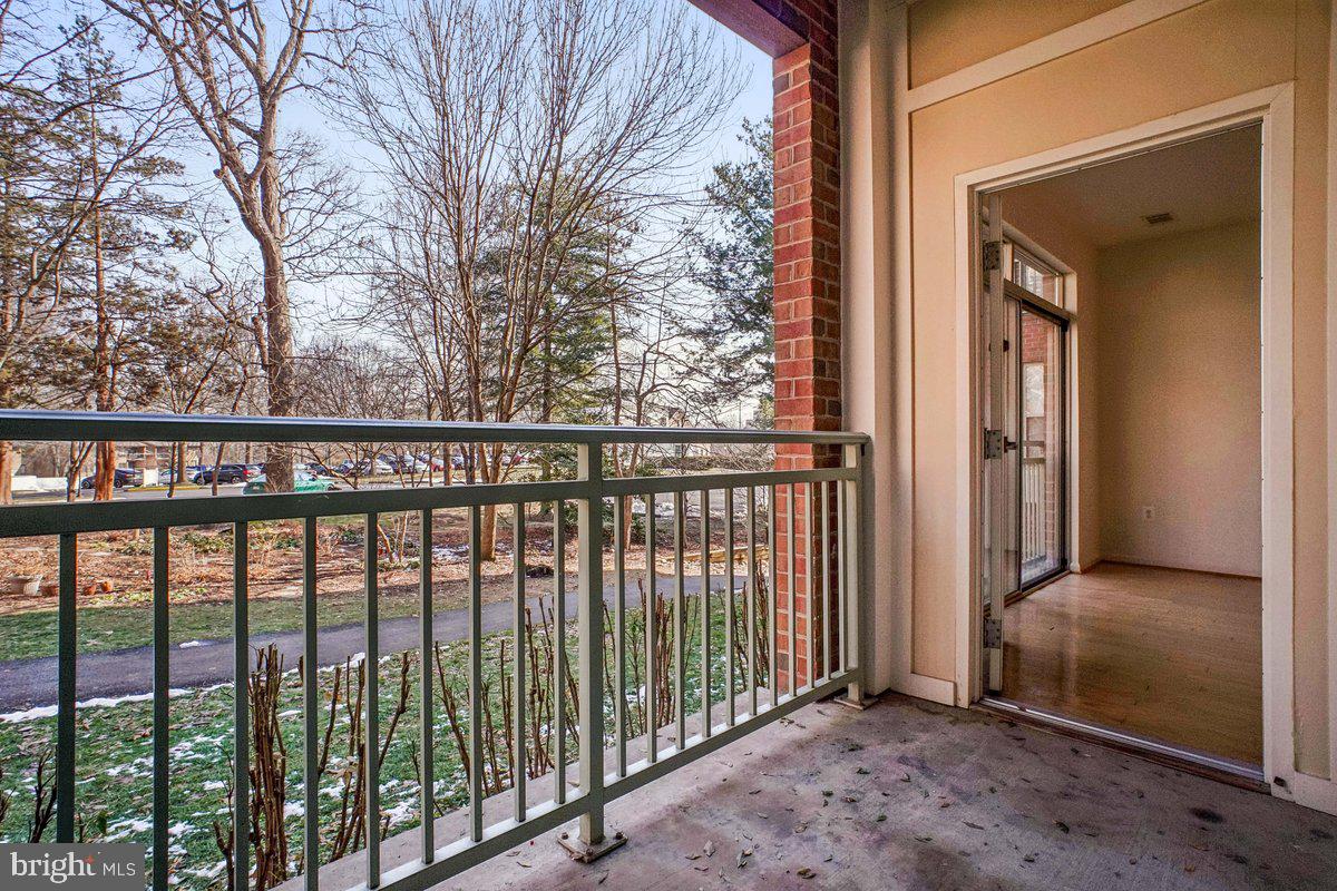 1851 STRATFORD PARK PL #109, RESTON, Virginia 20190, 2 Bedrooms Bedrooms, 4 Rooms Rooms,2 BathroomsBathrooms,Residential,For sale,1851 STRATFORD PARK PL #109,VAFX2291078 MLS # VAFX2291078