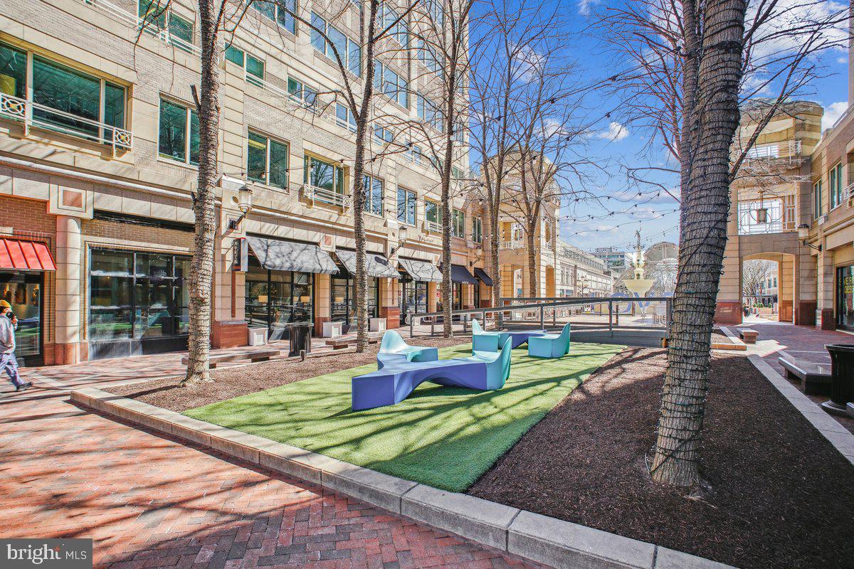 1851 STRATFORD PARK PL #109, RESTON, Virginia 20190, 2 Bedrooms Bedrooms, 4 Rooms Rooms,2 BathroomsBathrooms,Residential,For sale,1851 STRATFORD PARK PL #109,VAFX2291078 MLS # VAFX2291078