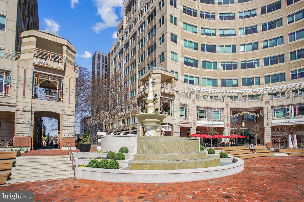 1851 STRATFORD PARK PL #109, RESTON, Virginia 20190, 2 Bedrooms Bedrooms, 4 Rooms Rooms,2 BathroomsBathrooms,Residential,For sale,1851 STRATFORD PARK PL #109,VAFX2291078 MLS # VAFX2291078