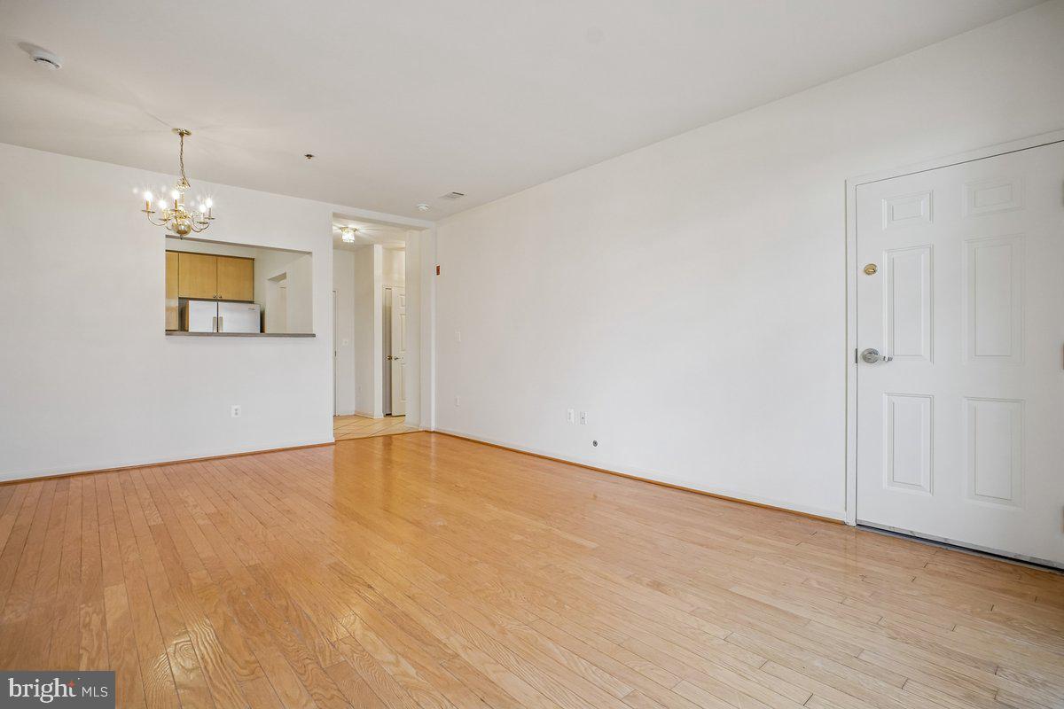 1851 STRATFORD PARK PL #109, RESTON, Virginia 20190, 2 Bedrooms Bedrooms, 4 Rooms Rooms,2 BathroomsBathrooms,Residential,For sale,1851 STRATFORD PARK PL #109,VAFX2291078 MLS # VAFX2291078