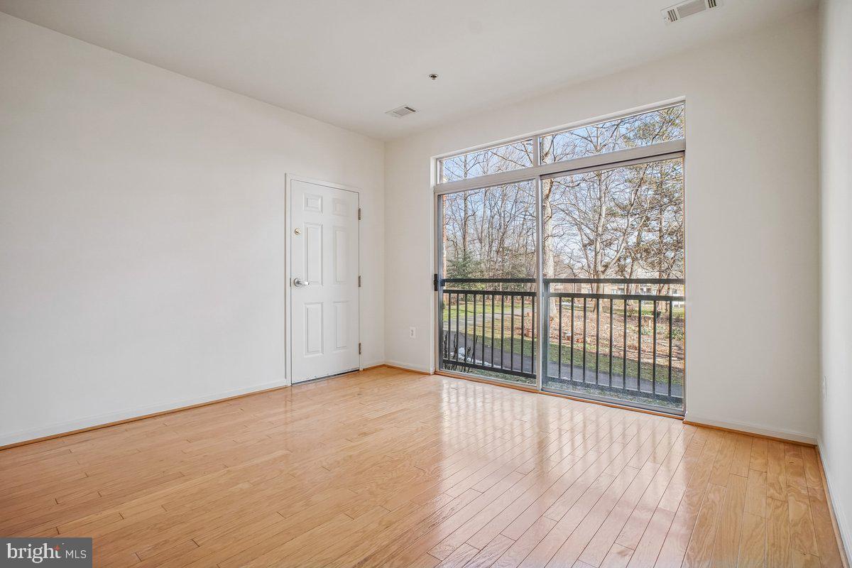 1851 STRATFORD PARK PL #109, RESTON, Virginia 20190, 2 Bedrooms Bedrooms, 4 Rooms Rooms,2 BathroomsBathrooms,Residential,For sale,1851 STRATFORD PARK PL #109,VAFX2291078 MLS # VAFX2291078