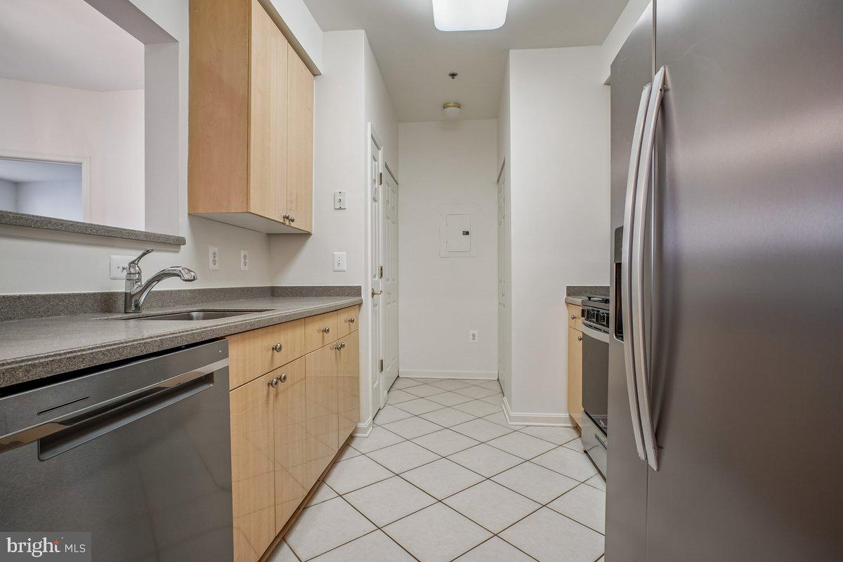 1851 STRATFORD PARK PL #109, RESTON, Virginia 20190, 2 Bedrooms Bedrooms, 4 Rooms Rooms,2 BathroomsBathrooms,Residential,For sale,1851 STRATFORD PARK PL #109,VAFX2291078 MLS # VAFX2291078